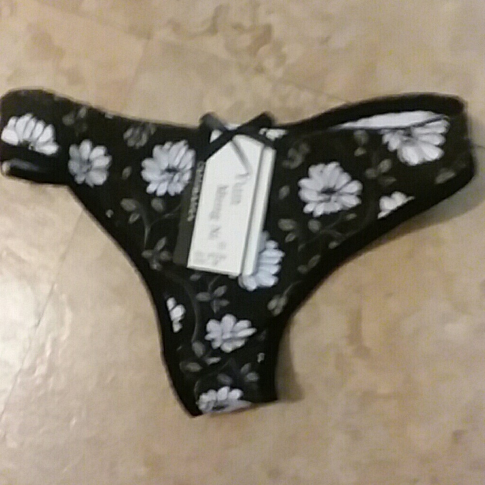 Black and white thong